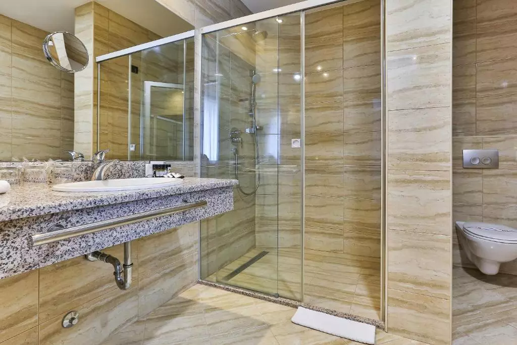 حمام هتل کینگز پارک دبی